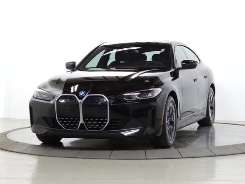 Used 2023 BMW i4 eDrive35 RWD image 3