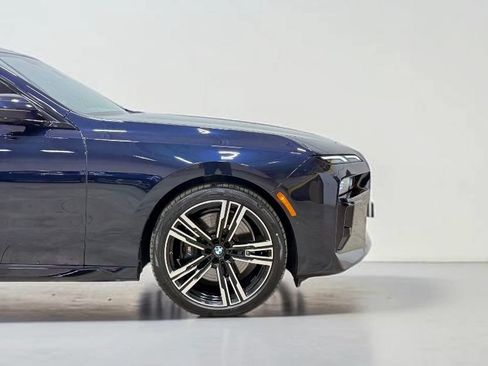 Used 2025 BMW 760i xDrive AWD/4WD image 16