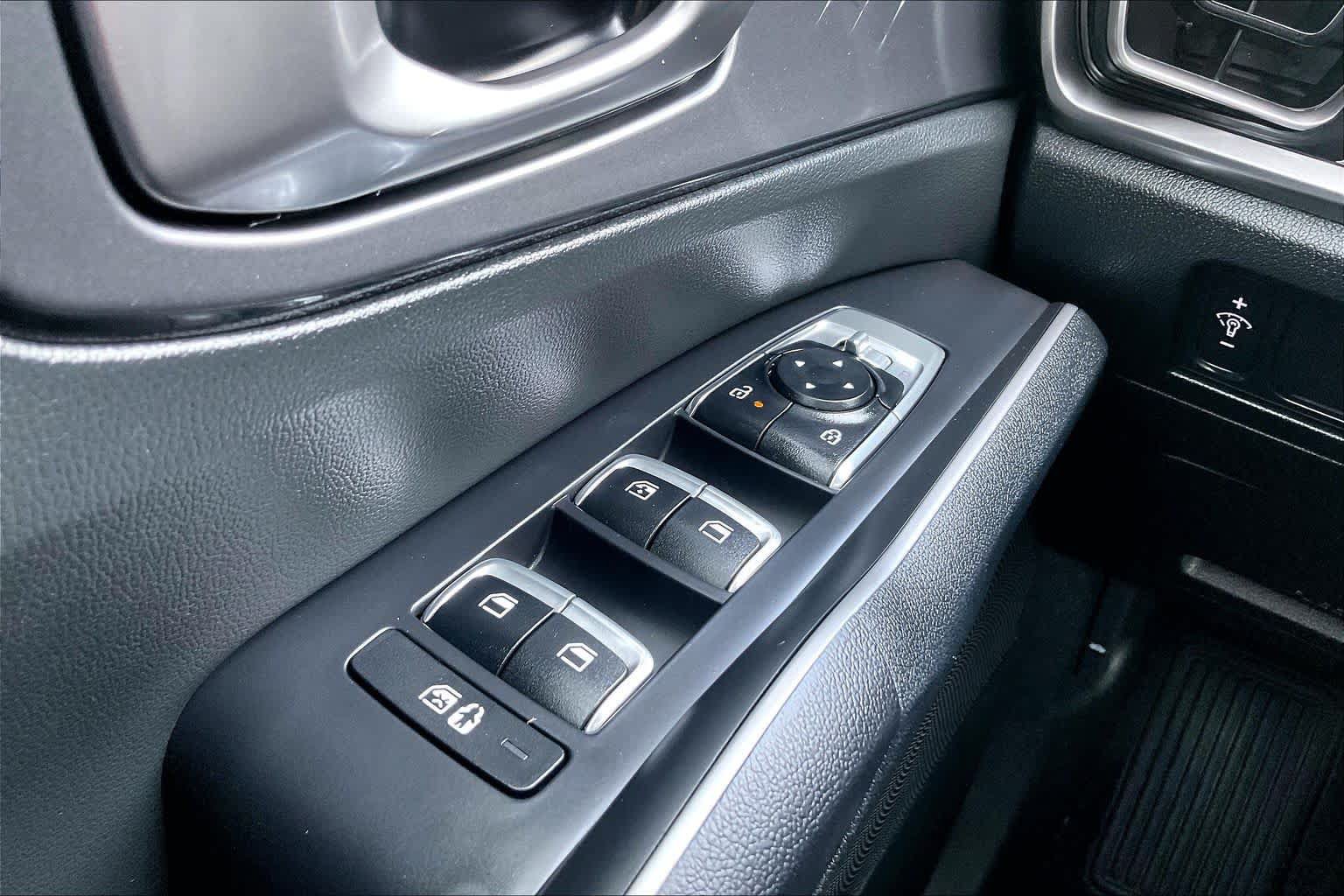 Used 2025 Kia Sorento S w/ Panoramic Sunroof Package FWD image 34