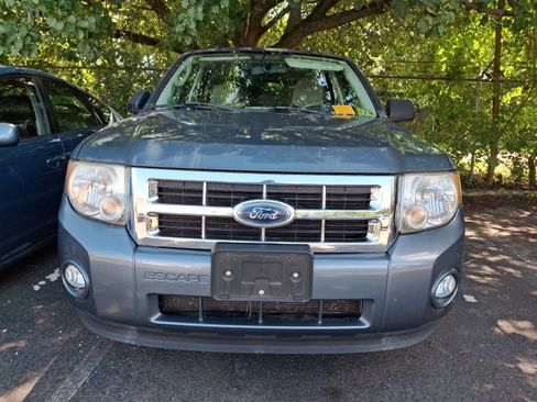 Used 2011 Ford Escape XLT w/ 201A Rapid Spec Order Code AWD/4WD image 2