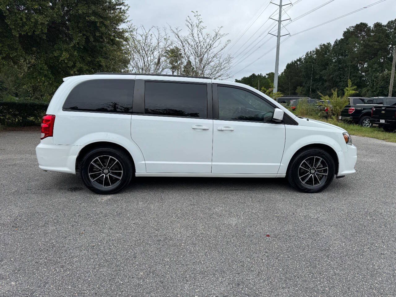 Used 2019 Dodge Grand Caravan SXT w/ Driver Convenience Group FWD image 7