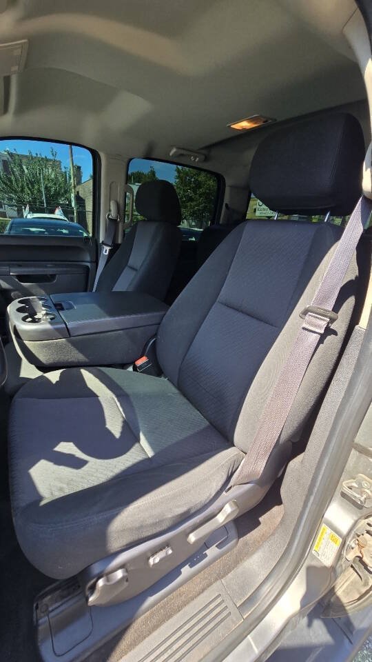 Used 2013 Chevrolet Silverado 1500 LT w/ All-Star Edition AWD/4WD image 7