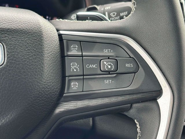 Used 2023 Jeep Grand Cherokee L Laredo AWD/4WD image 20