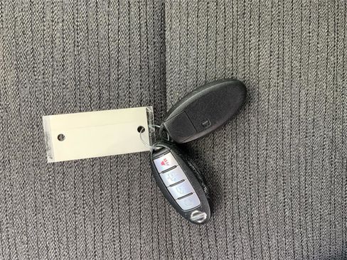 Used 2021 Nissan Rogue SV image 35