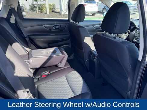 Used 2020 Nissan Rogue SV image 15