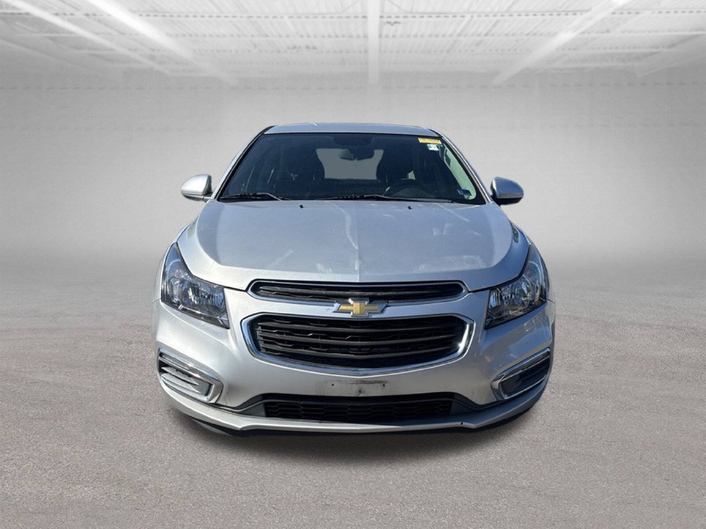 Used 2015 Chevrolet Cruze LT FWD image 2