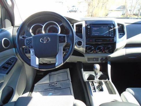 Used 2015 Toyota Tacoma 4x4 Double Cab w/ TRD Sport Package image 15