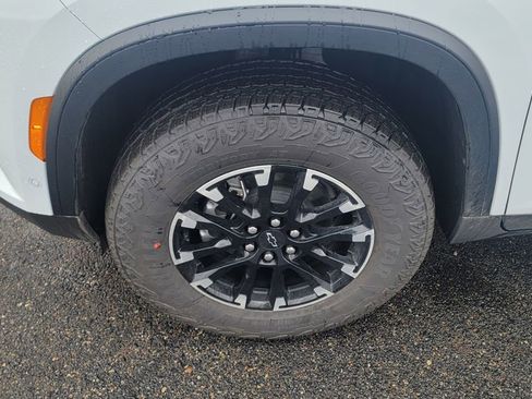 New 2026 Chevrolet Traverse Z71 w/ Enhanced Driving Package image 6