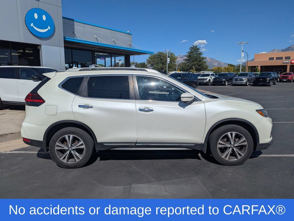 Used 2017 Nissan Rogue SL w/ SL Premium Package AWD/4WD image 2