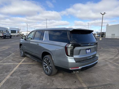 New 2026 Chevrolet Suburban High Country image 7