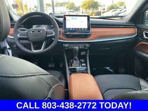Used 2025 Jeep Compass Limited w/ Elite Group AWD/4WD image 17