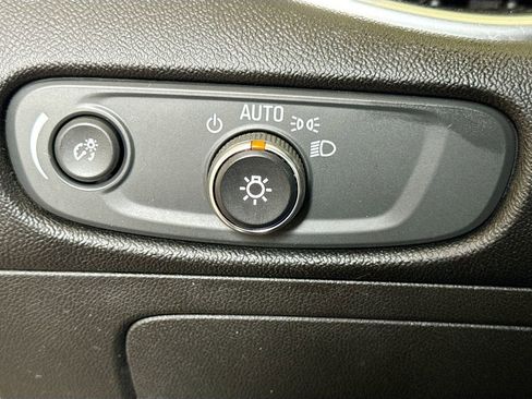 Used 2020 Chevrolet Malibu LT image 12