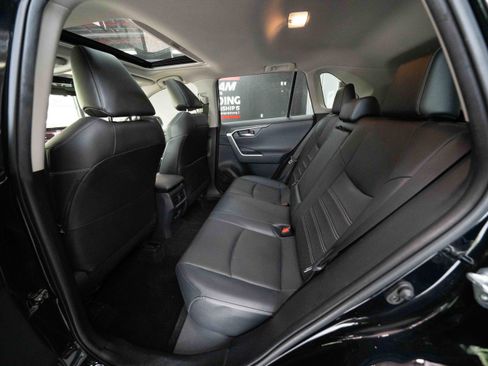 Used 2020 Toyota RAV4 Limited AWD/4WD image 23