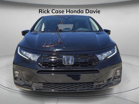 Certified 2025 Honda Odyssey Touring image 5