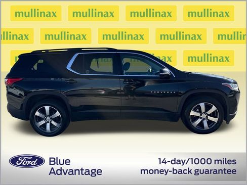 Used 2019 Chevrolet Traverse LT w/ LT Premium Package image 2