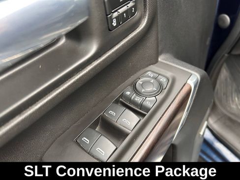 Used 2021 GMC Sierra 2500 SLT w/ SLT Premium Package image 17