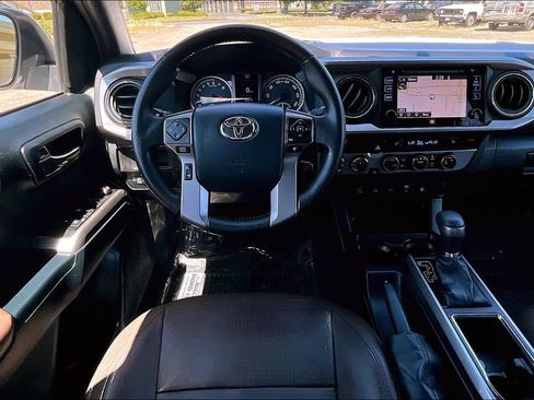 Used 2016 Toyota Tacoma Limited w/ Towing Package AWD/4WD image 7