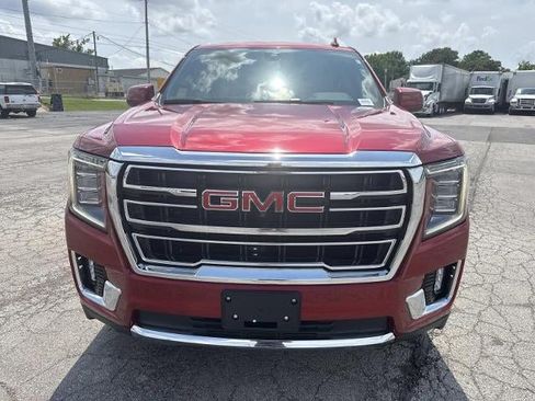 Used 2021 GMC Yukon SLT w/ SLT Luxury Plus Package AWD/4WD image 2