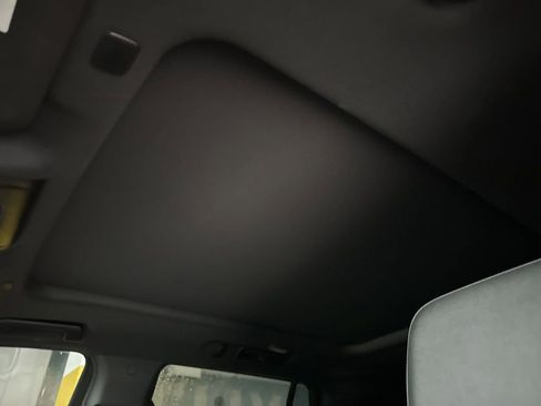 Used 2021 Chevrolet Tahoe Z71 w/ Luxury Package image 8