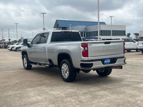 Used 2022 Chevrolet Silverado 3500 High Country w/ Technology Package AWD/4WD image 13