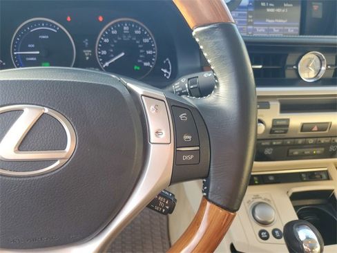 Used 2013 Lexus ES 300h image 17