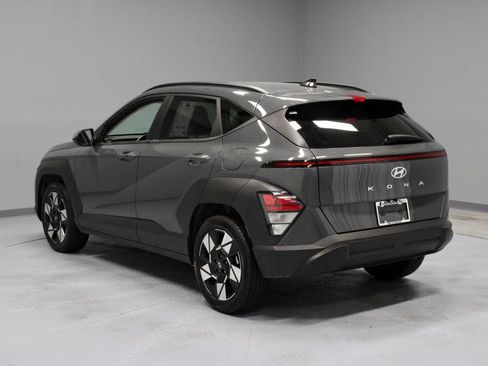 Used 2025 Hyundai Kona SEL FWD image 8