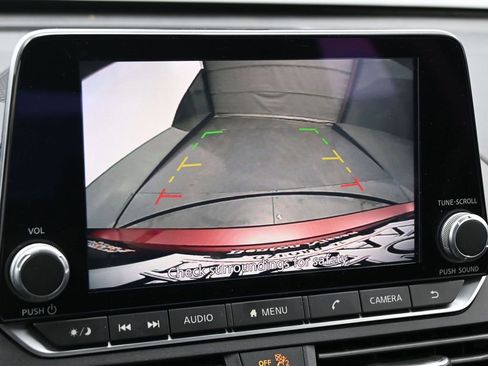 Used 2024 Nissan Altima 2.5 SV image 16