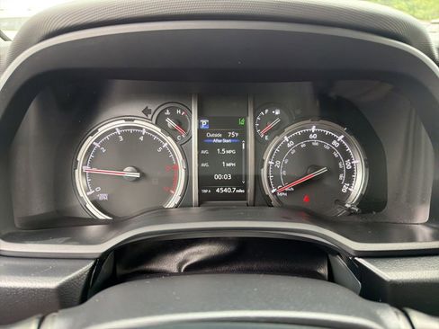 Used 2023 Toyota 4Runner TRD Off-Road Premium w/ Off Road Premium Plus Package AWD/4WD image 9