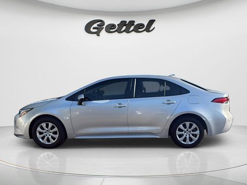 Used 2025 Toyota Corolla LE FWD image 8