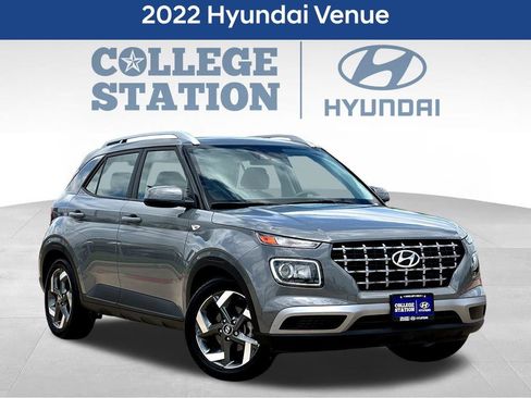 Used 2022 Hyundai Venue SEL FWD image 3