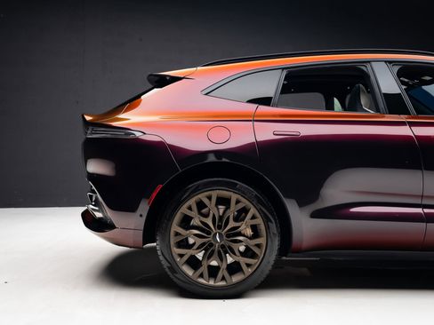 Used 2023 Aston Martin DBX AWD/4WD image 35