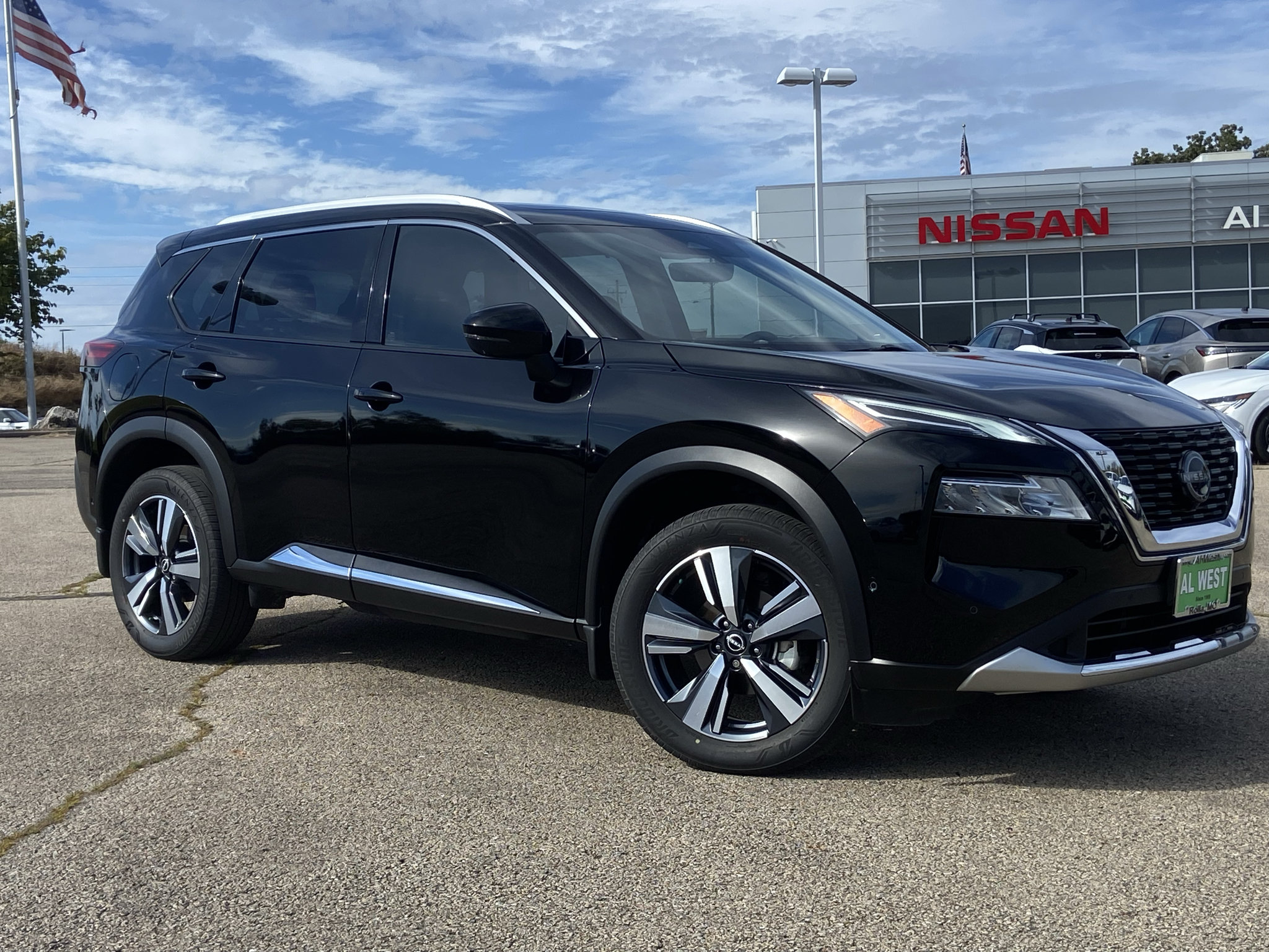 Used 2023 Nissan Rogue Platinum w/ Platinum Premium Package AWD/4WD image 1