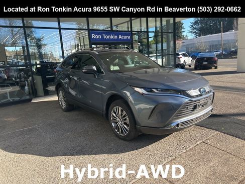 Used 2021 Toyota Venza XLE image 1