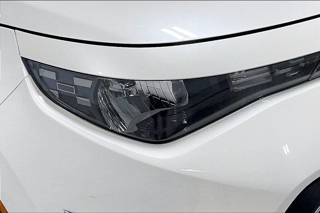 Used 2025 Kia Soul LX w/ LX Technology Package FWD image 35