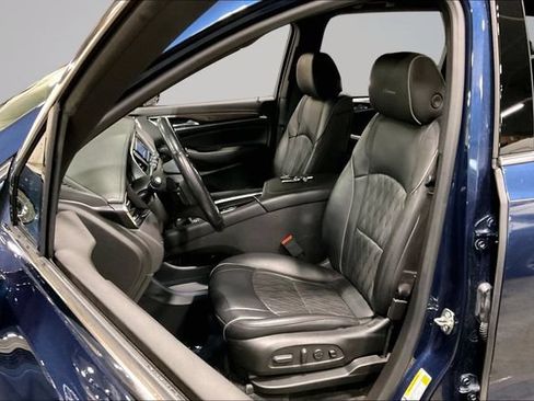 Used 2023 Buick Enclave Avenir w/ Avenir Technology Package AWD/4WD image 27