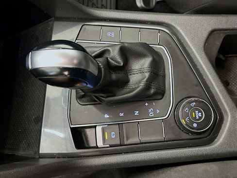 Used 2021 Volkswagen Tiguan S image 25