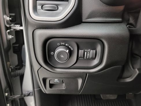 Used 2019 RAM 1500 Tradesman image 30