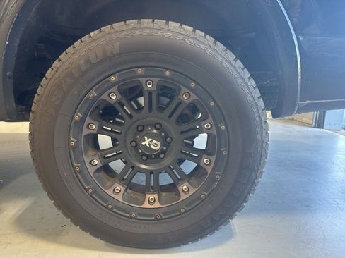 Used 2016 Ford F150 Lariat image 9