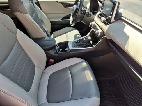 Used 2021 Toyota RAV4 XLE Premium AWD/4WD image 21