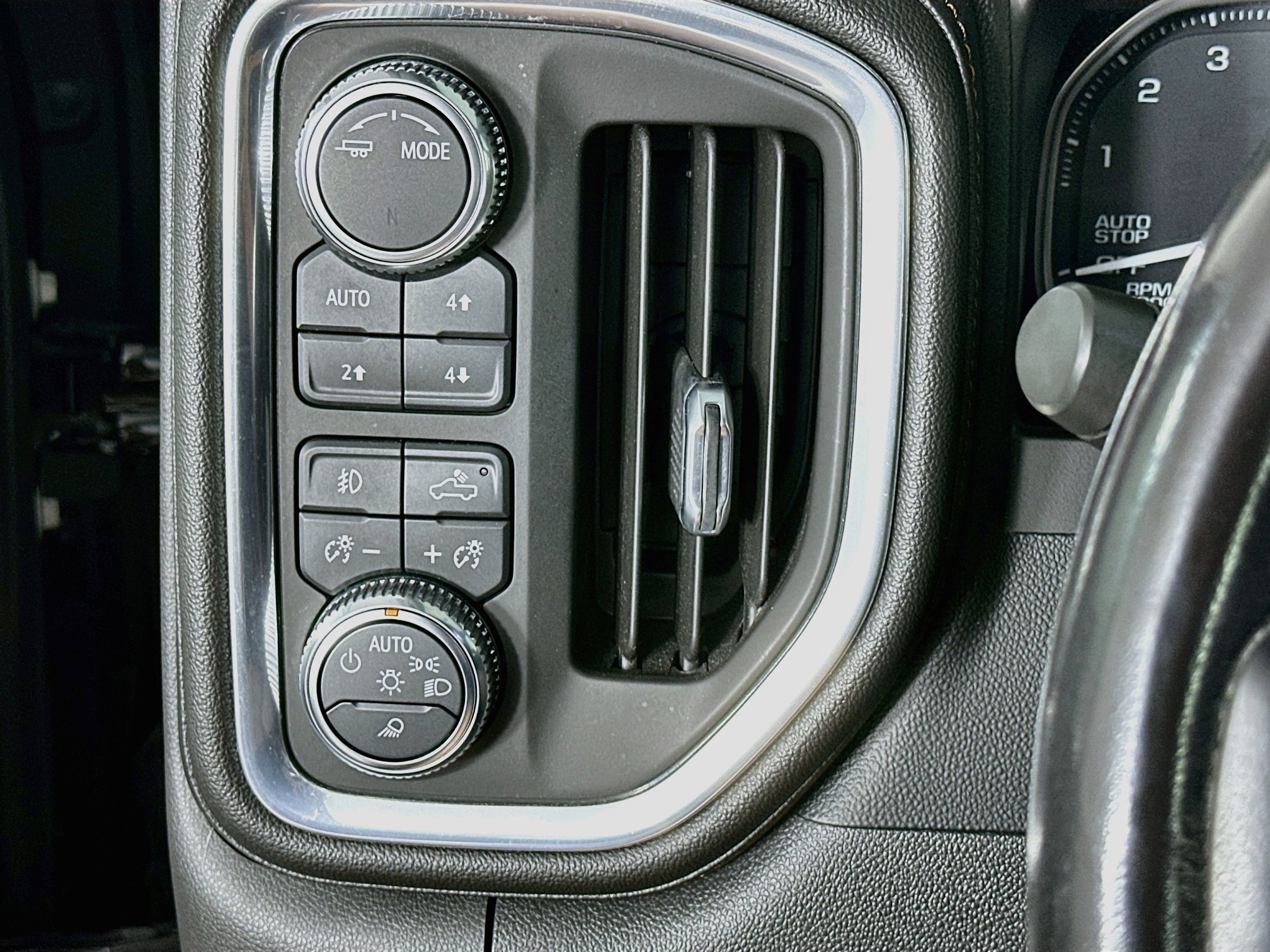Used 2021 GMC Sierra 1500 AT4 w/ AT4 Premium Package AWD/4WD image 17