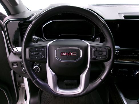 Used 2023 GMC Sierra 1500 Elevation w/ Preferred Package AWD/4WD image 6