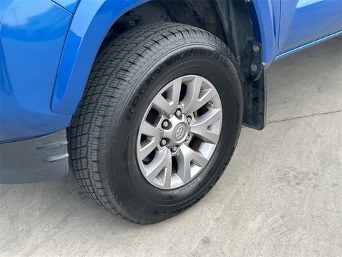 Used 2017 Toyota Tacoma SR5 image 9