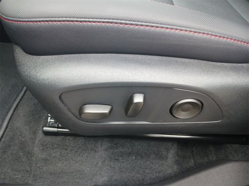 Used 2025 Chevrolet Traverse Z71 w/ Driver Confidence Package image 34