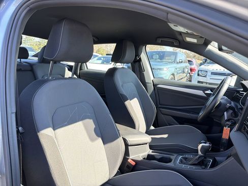 Used 2025 Volkswagen Jetta Sport image 18