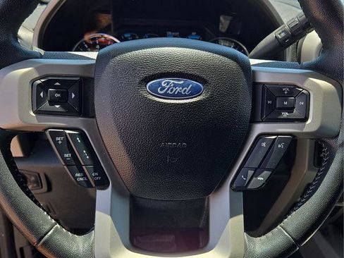 Used 2021 Ford F250 Lariat w/ Lariat Ultimate Package AWD/4WD image 31