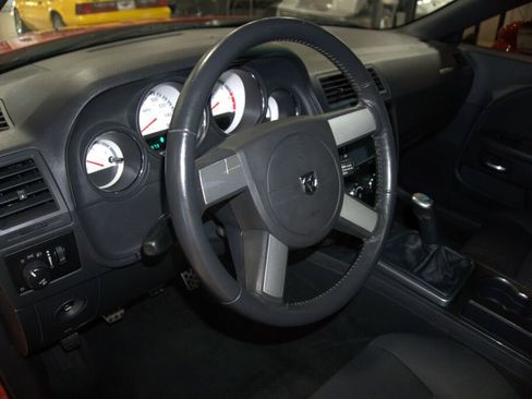 Used 2009 Dodge Challenger R/T image 34