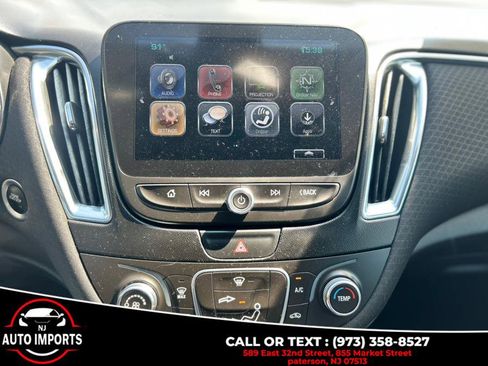 Used 2017 Chevrolet Malibu LT image 16