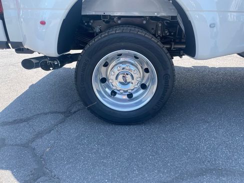 New 2026 Ford F450 Platinum w/ FX4 Off-Road Package AWD/4WD image 37