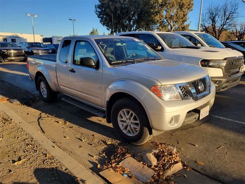 Used 2020 Nissan Frontier SV image 10