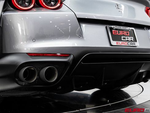 Used 2022 Ferrari 812 GTS image 21